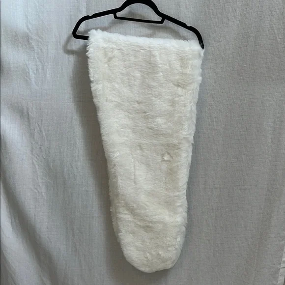 White Faux Fur Shawl Bridal - Picture 1 of 3